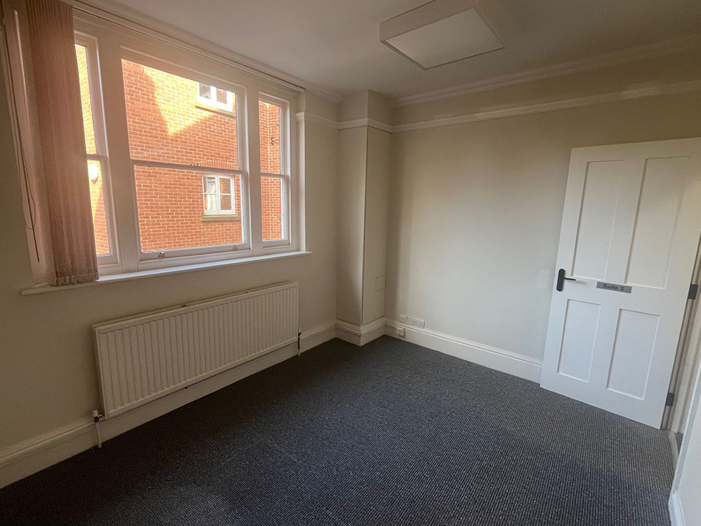 18a High Street,  Middleton Cheney, Northants OX17 2PB - Inside the office