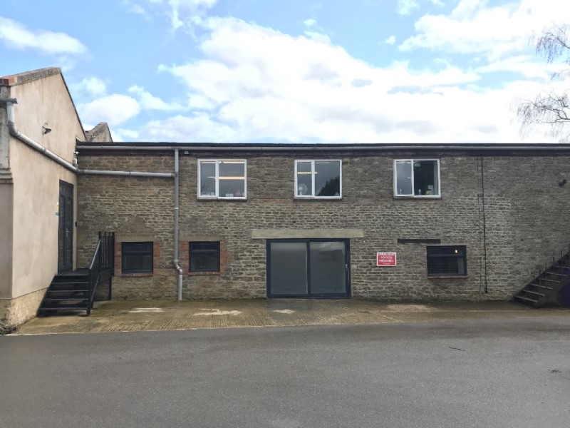 St Edburg's Hall, Priory Road, Bicester OX26 6BL