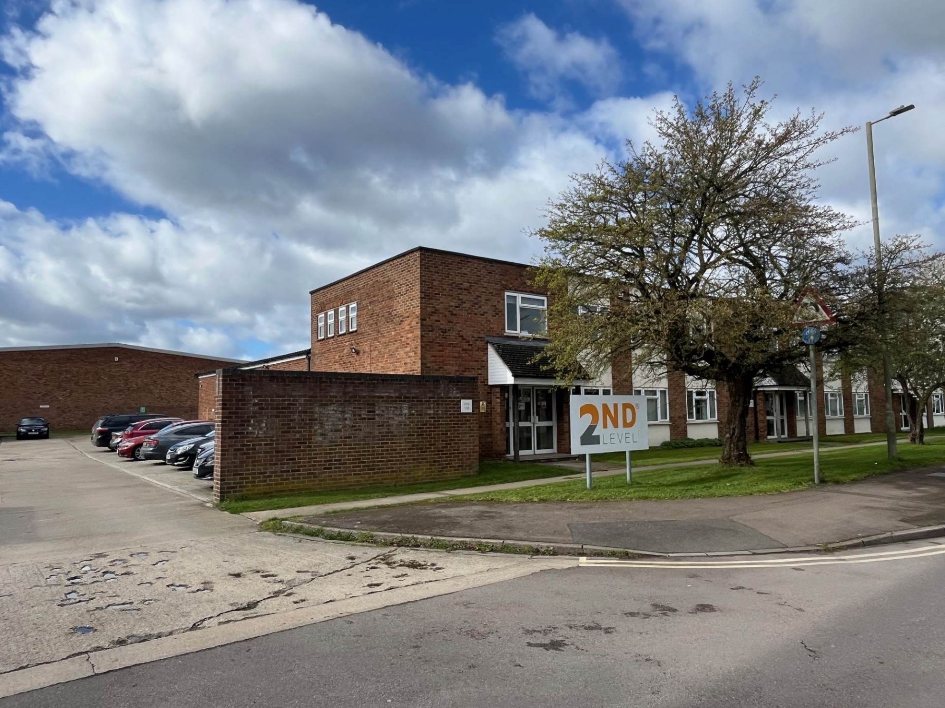 108 Churchill Road, Bicester OX26 4PZ - Front of office